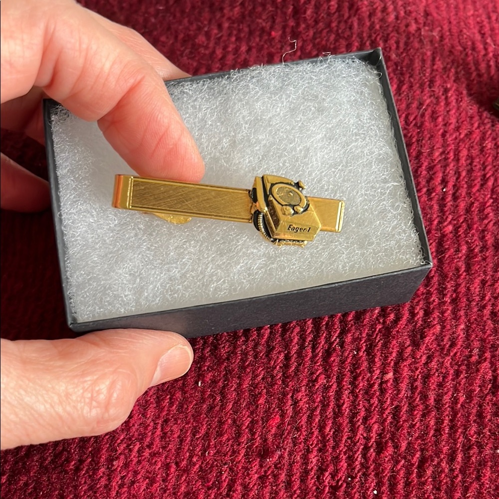 Eager 1 Gold Tie Clip * Fathers Dsy